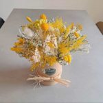 flores-secas-amarillas-blanco