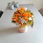 flores-secas-naranjas-amarillas