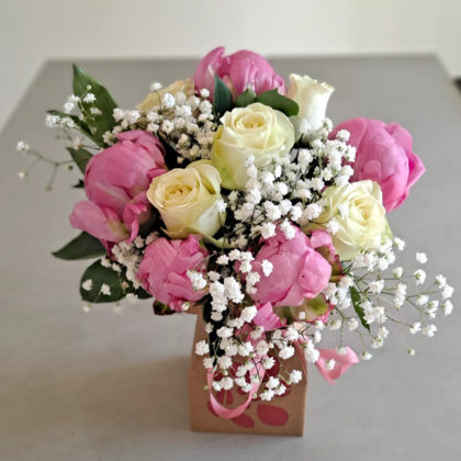 ramo-peonias-rosas-blancas